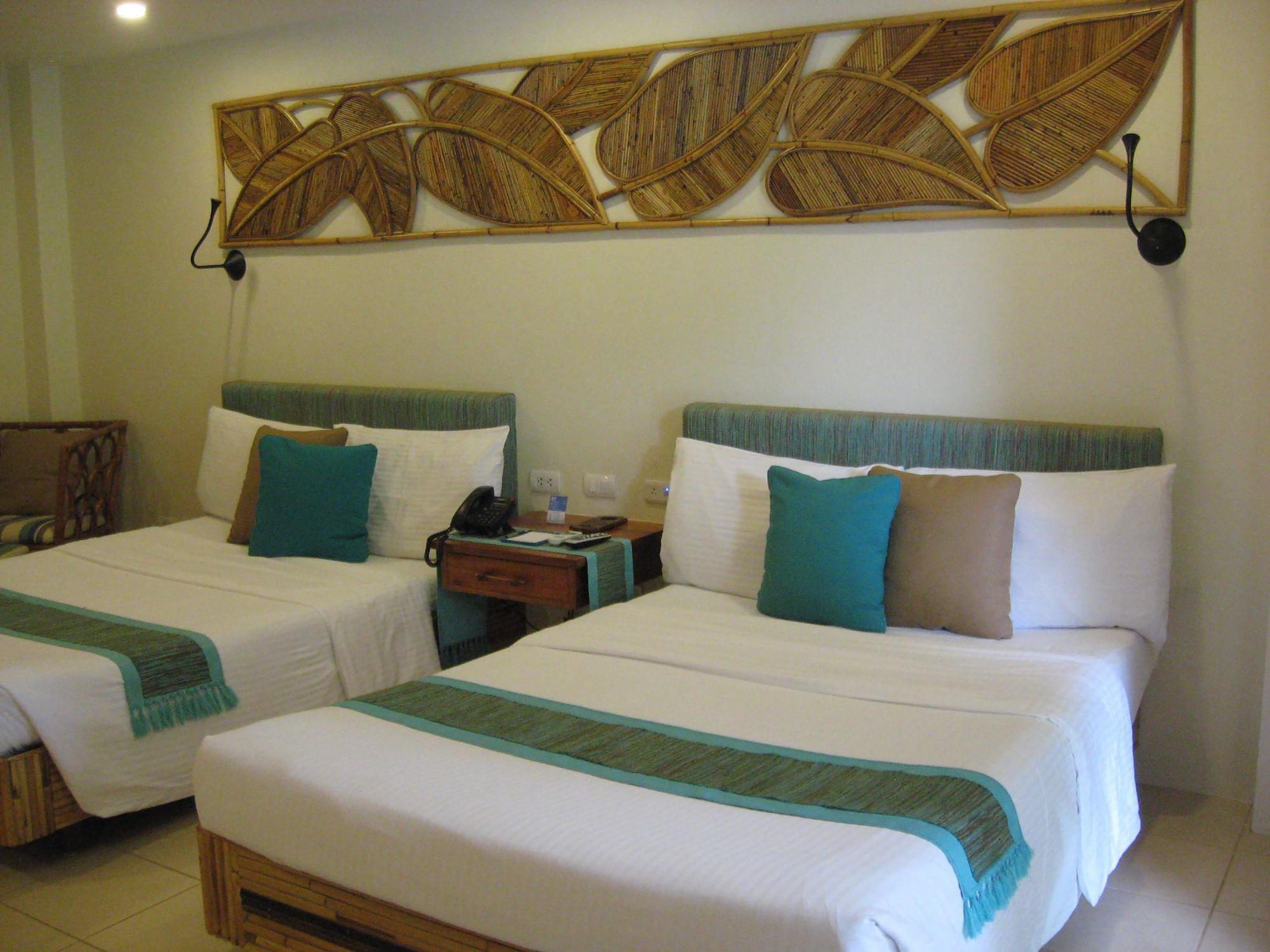 Bluewater Maribago Beach Resort Lapu-Lapu City Esterno foto