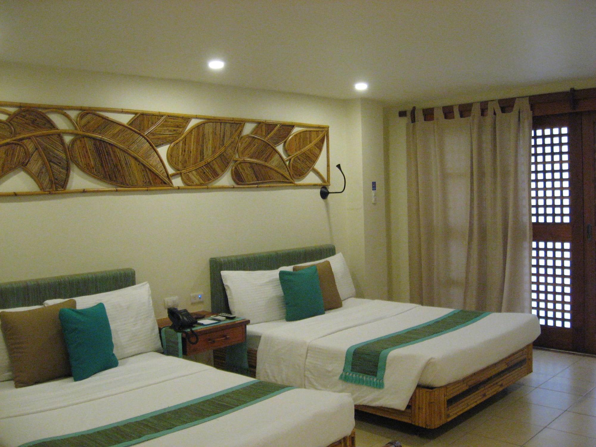 Bluewater Maribago Beach Resort Lapu-Lapu City Esterno foto